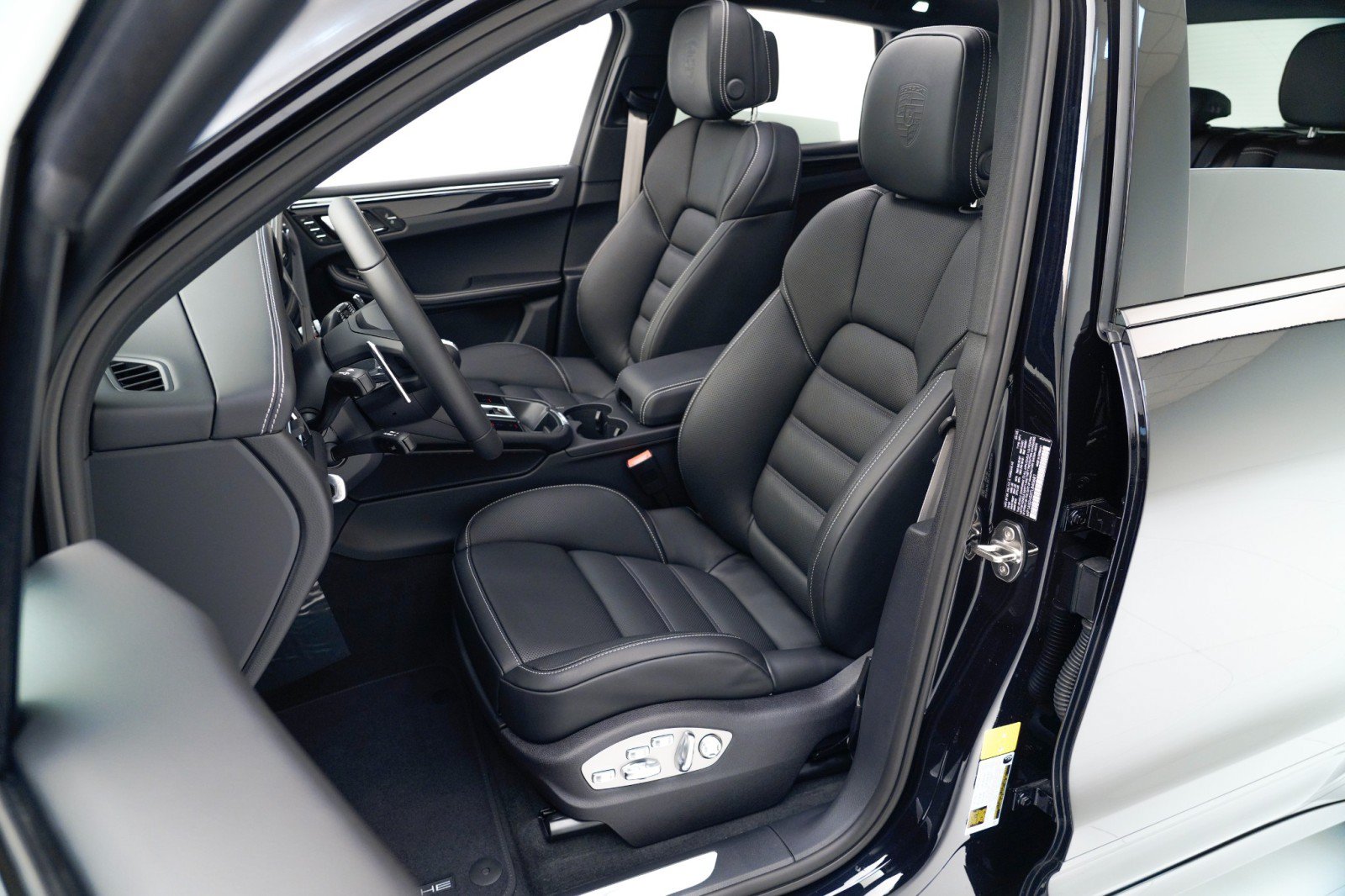 New 2026 Porsche Macan S AWD/4WD image 5
