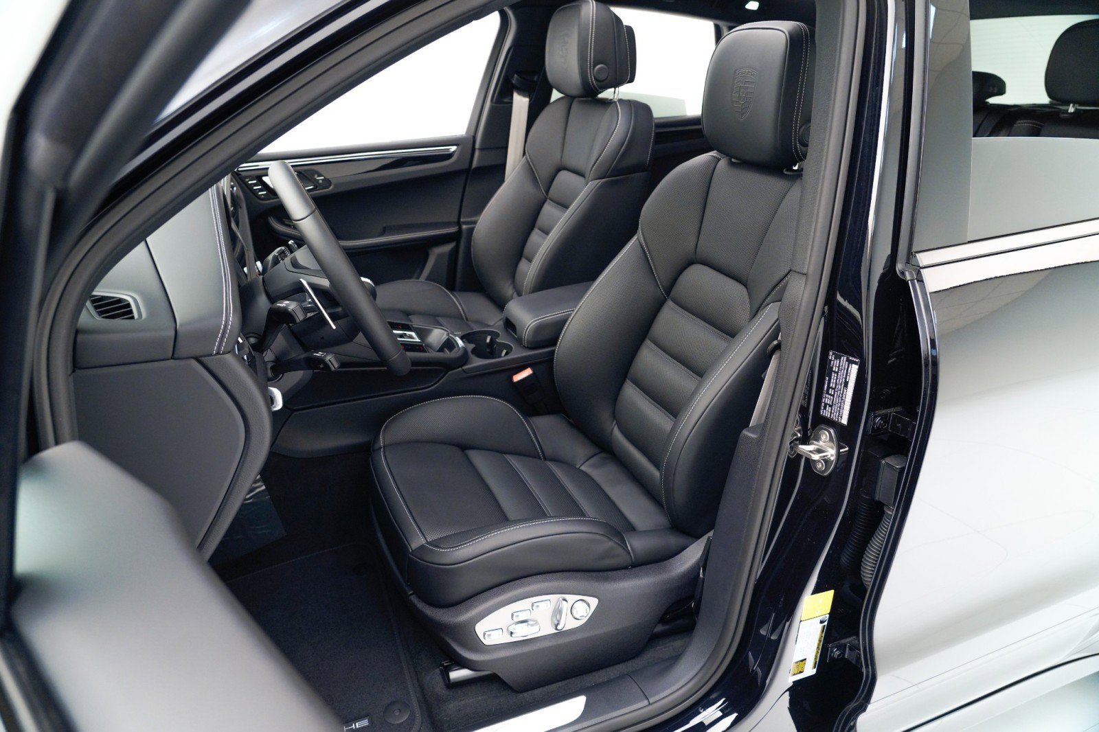 New 2026 Porsche Macan S image 5