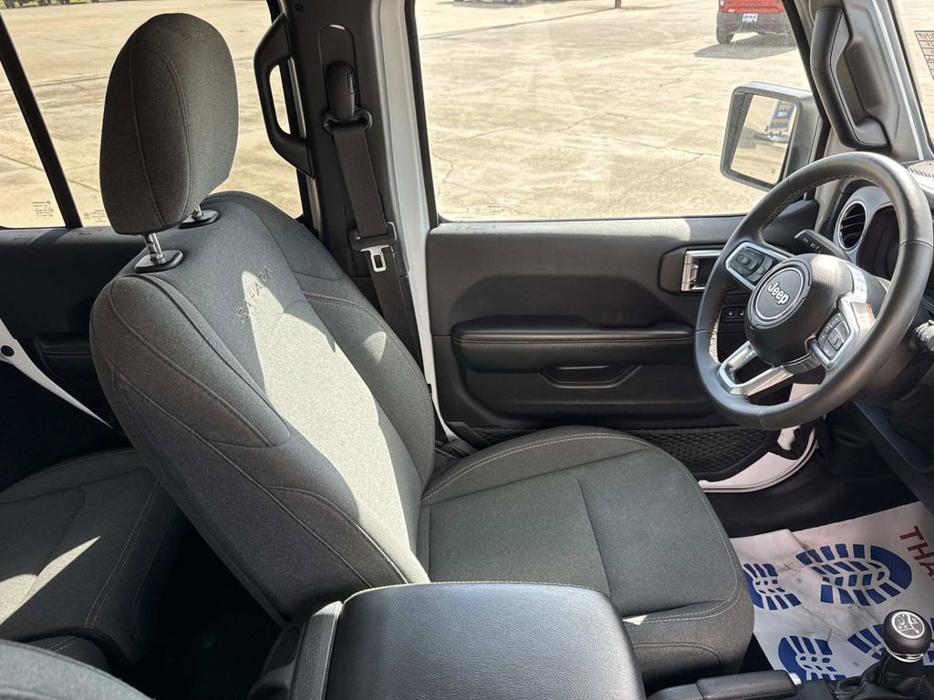 Used 2024 Jeep Wrangler Sahara image 22