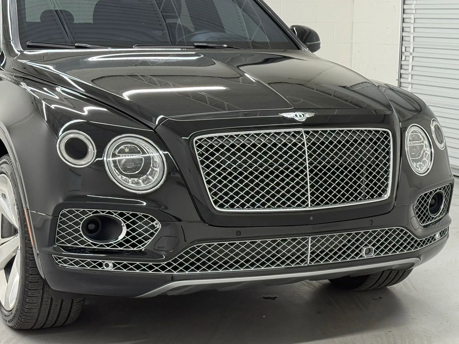 Used 2018 Bentley Bentayga image 39