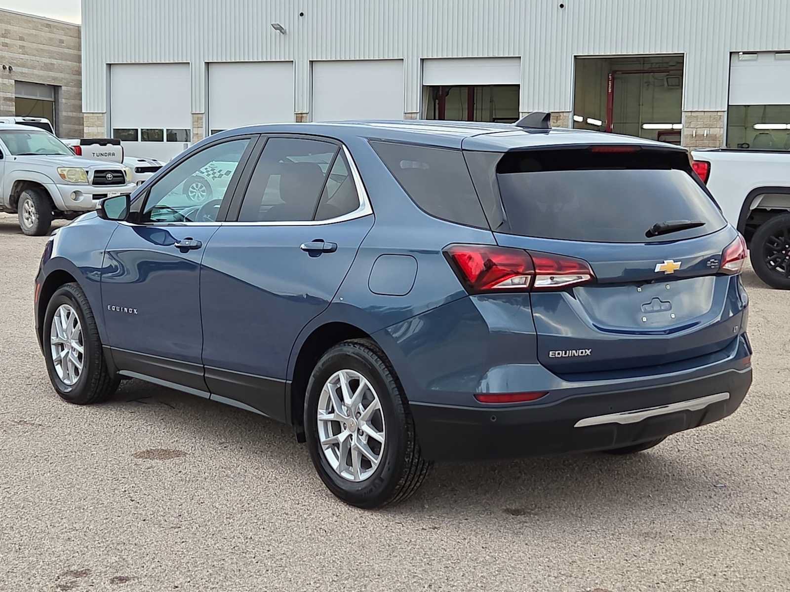 Used 2024 Chevrolet Equinox LT FWD image 6