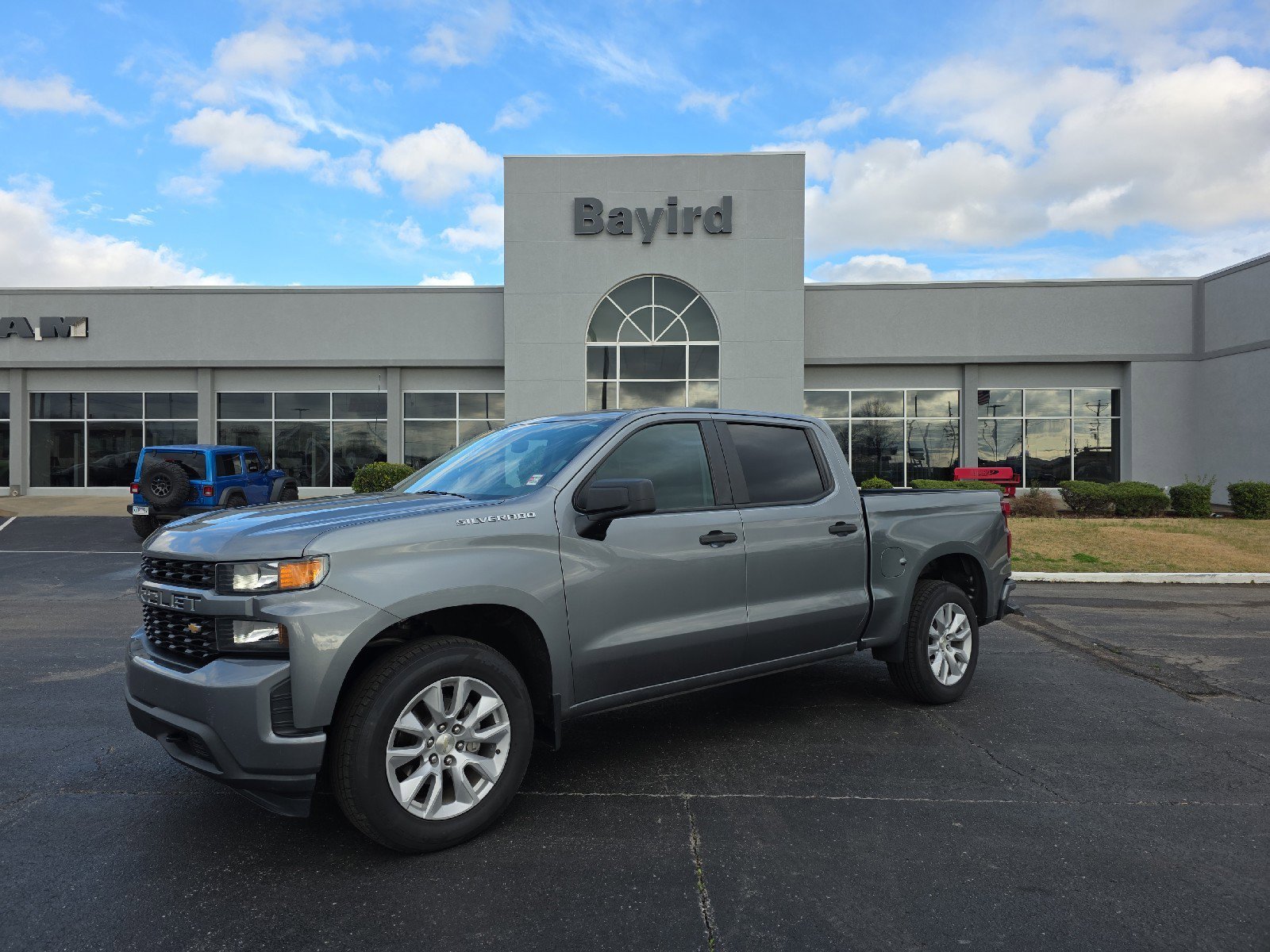 Used 2020 Chevrolet Silverado 1500 Custom image 1