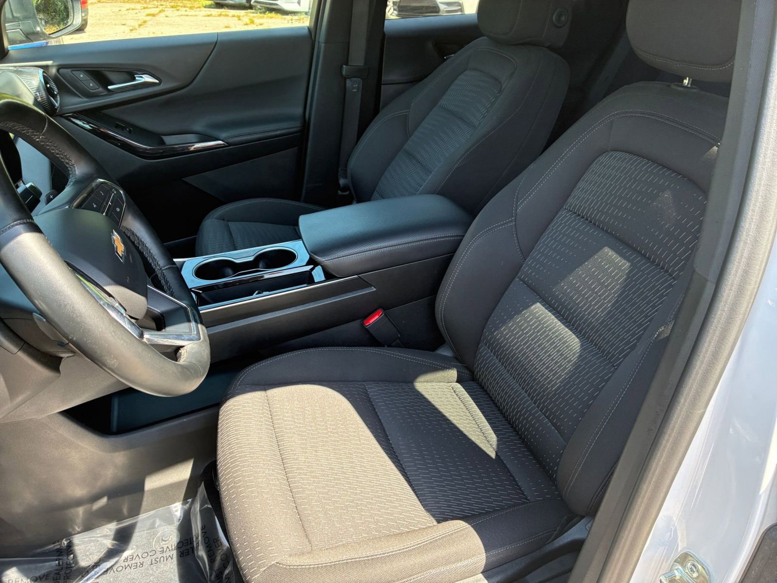 Used 2025 Chevrolet Equinox LT FWD image 34