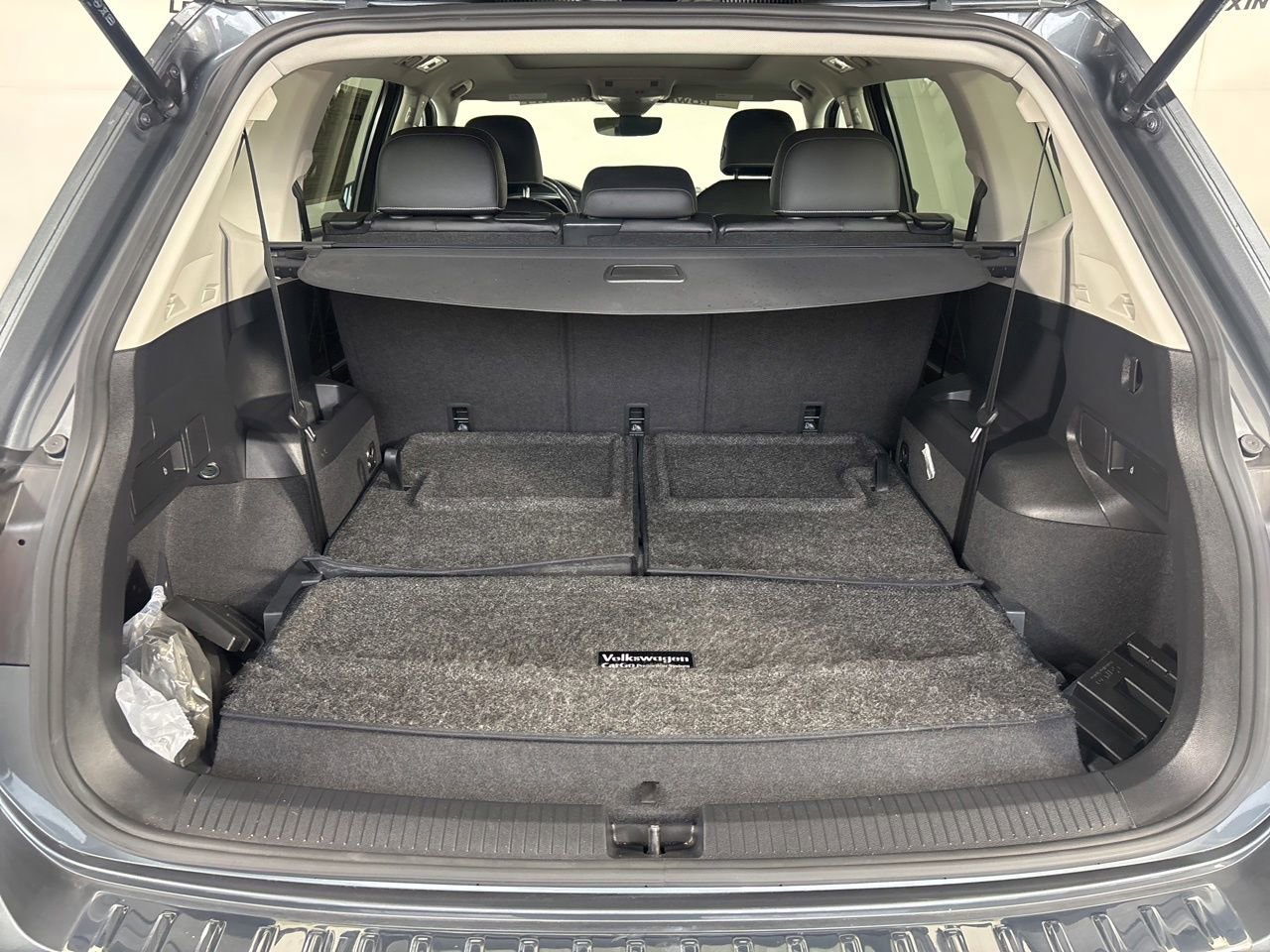 Used 2023 Volkswagen Tiguan SE w/ Panoramic Sunroof Package FWD image 23