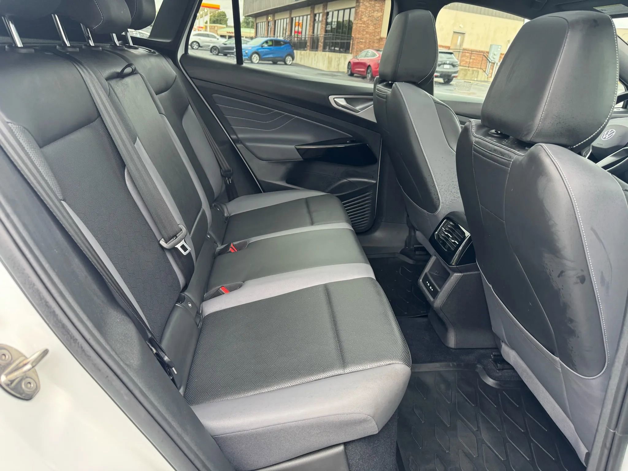 Used 2023 Volkswagen ID.4 Pro S image 8