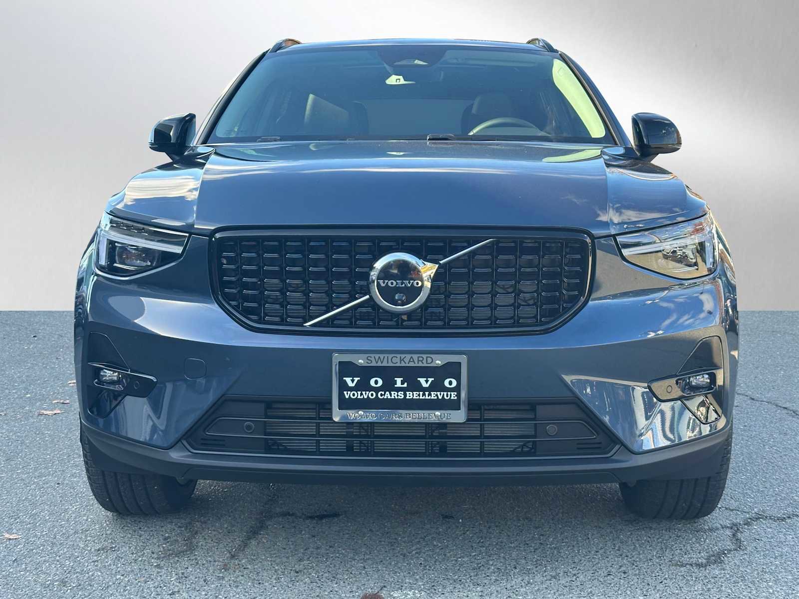 New 2026 Volvo XC40 B5 Ultra w/ Protection Package Premier image 8