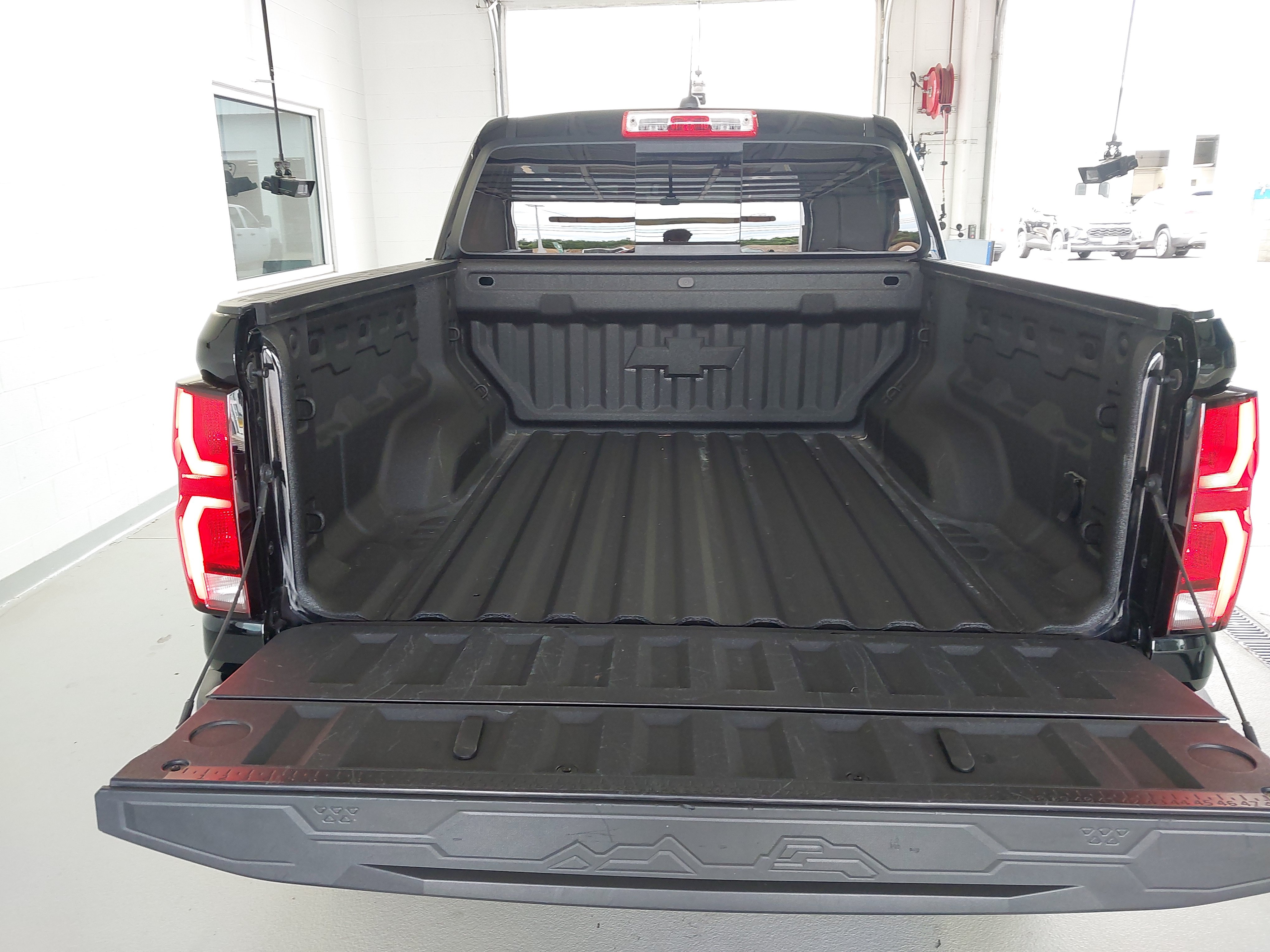 Used 2023 Chevrolet Colorado Z71 w/ Z71 Convenience Package 2 AWD/4WD image 27