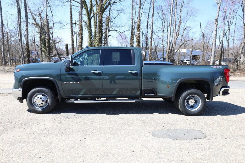 Used 2026 Chevrolet Silverado 3500 LTZ w/ LTZ Plus Package AWD/4WD image 2