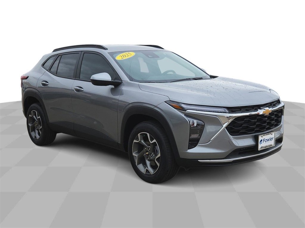 New 2025 Chevrolet Trax LT w/ Driver Confidence Package image 2