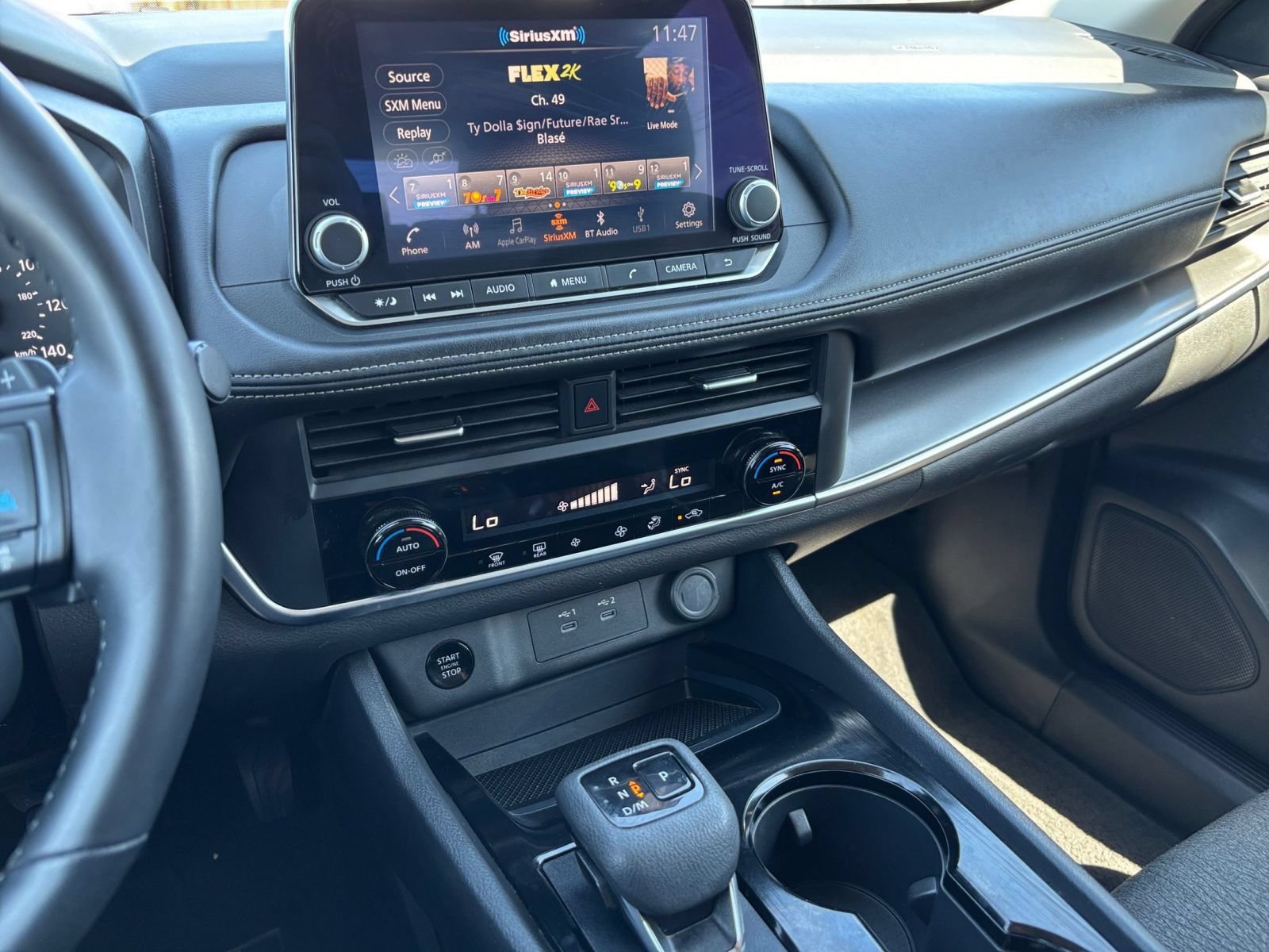 Used 2025 Nissan Rogue SV AWD/4WD image 16
