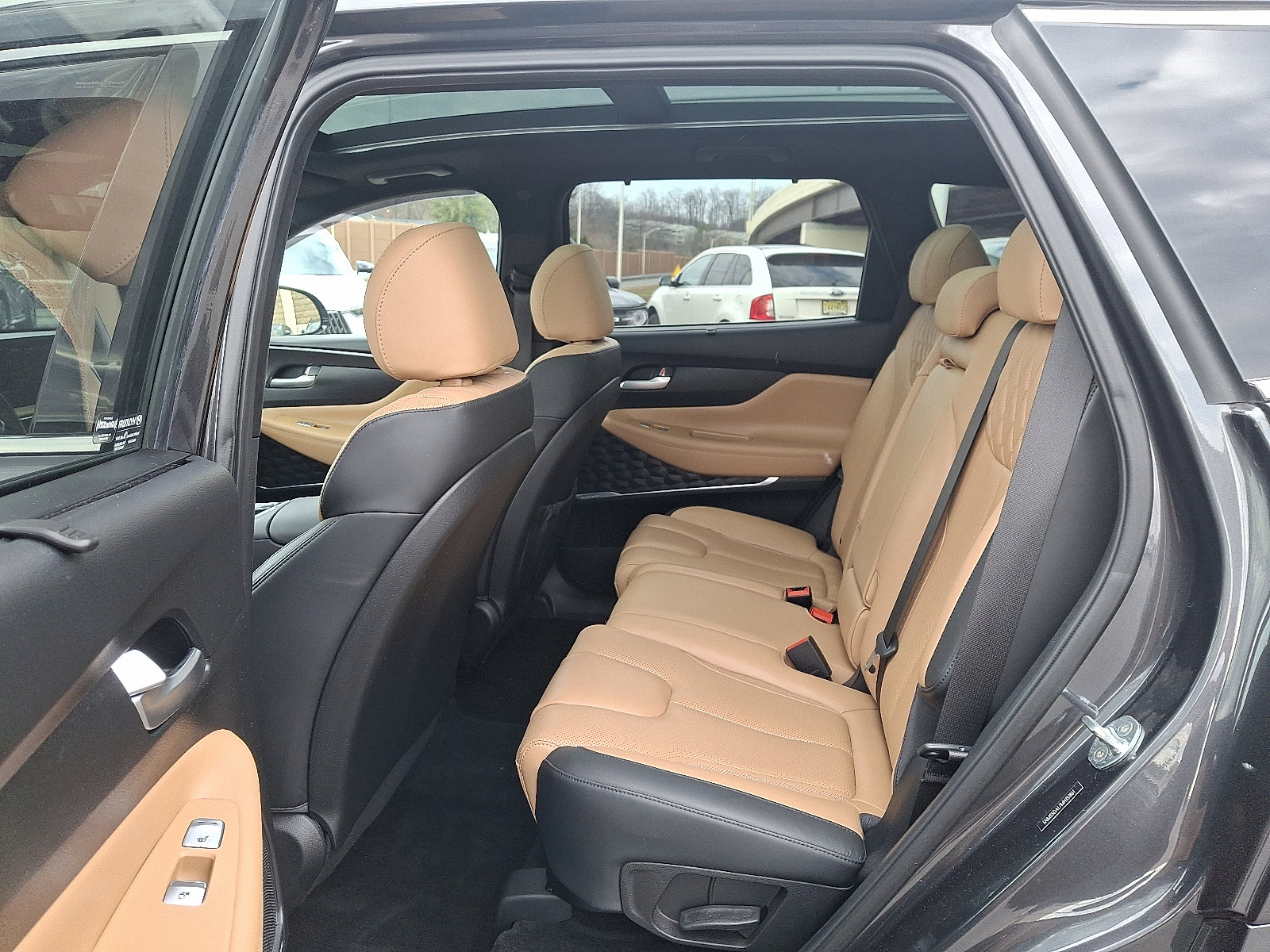 Used 2021 Hyundai Santa Fe Calligraphy w/ Cargo Package image 10