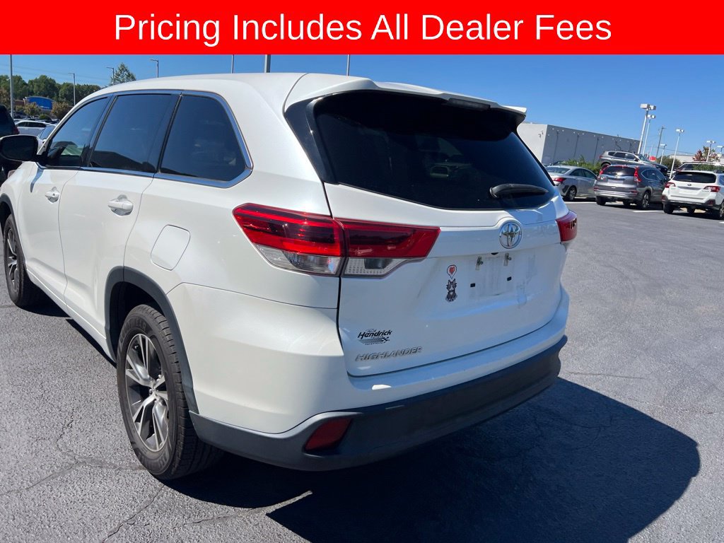 Used 2017 Toyota Highlander LE FWD image 33