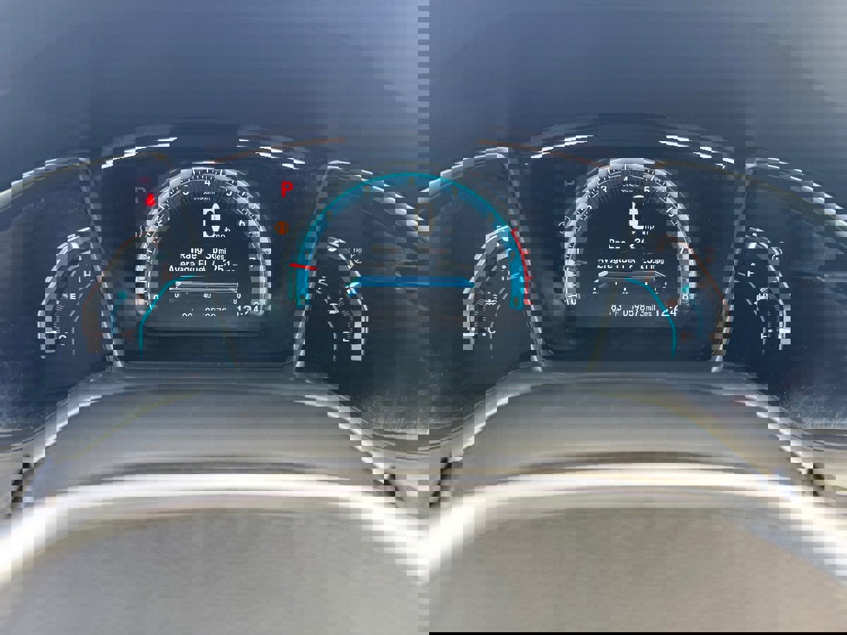 Used 2018 Honda Civic Touring image 17