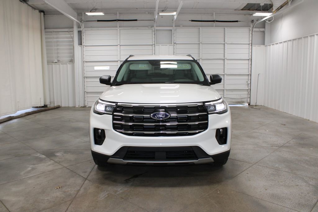 New 2026 Ford Explorer Active image 2