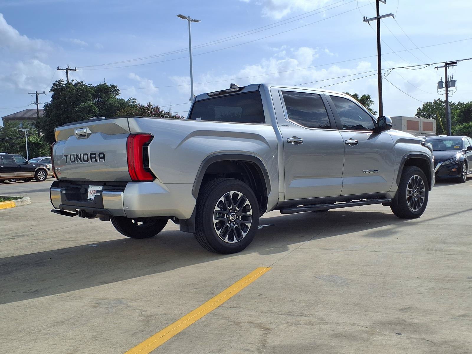Used 2024 Toyota Tundra Limited w/ Power Package AWD/4WD image 5