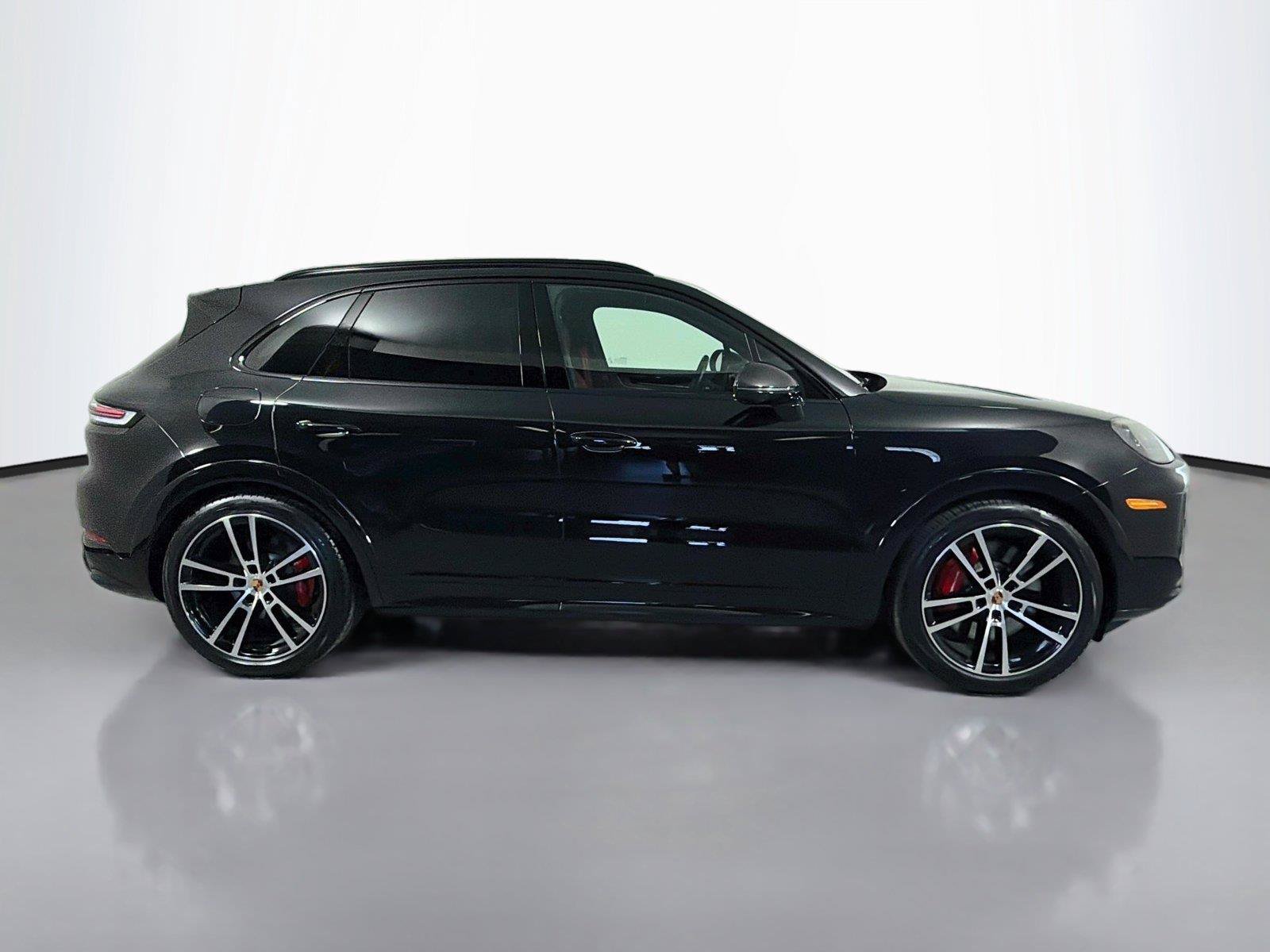 Certified 2026 Porsche Cayenne GTS AWD/4WD image 8