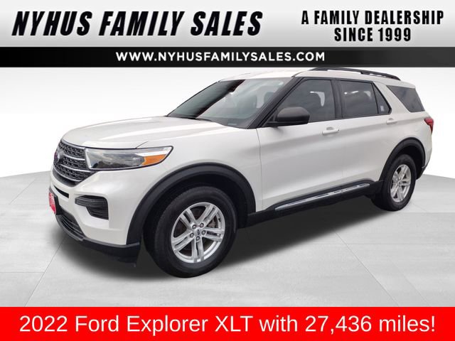 Used 2022 Ford Explorer XLT image 1