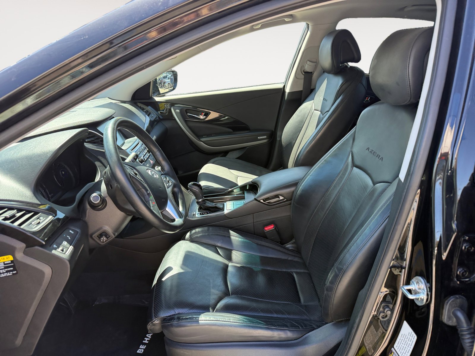 Used 2017 Hyundai Azera Limited image 10