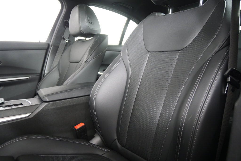 Used 2025 BMW 330i Sedan RWD image 10