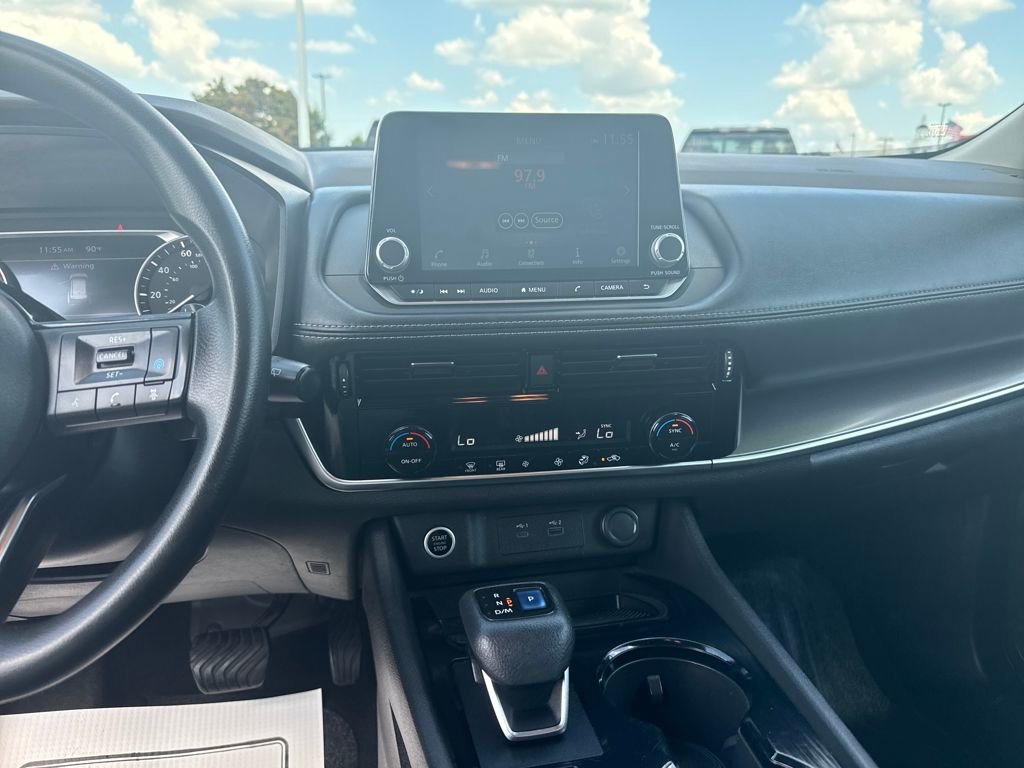 Used 2021 Nissan Rogue SV image 21