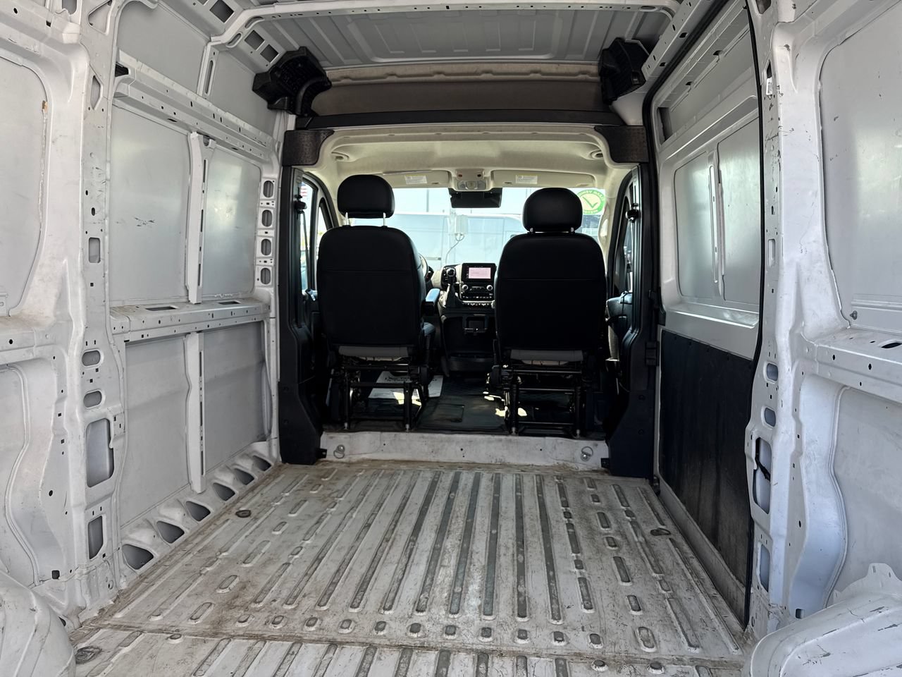 Used 2024 RAM ProMaster 2500 w/ Convenience Group FWD image 13