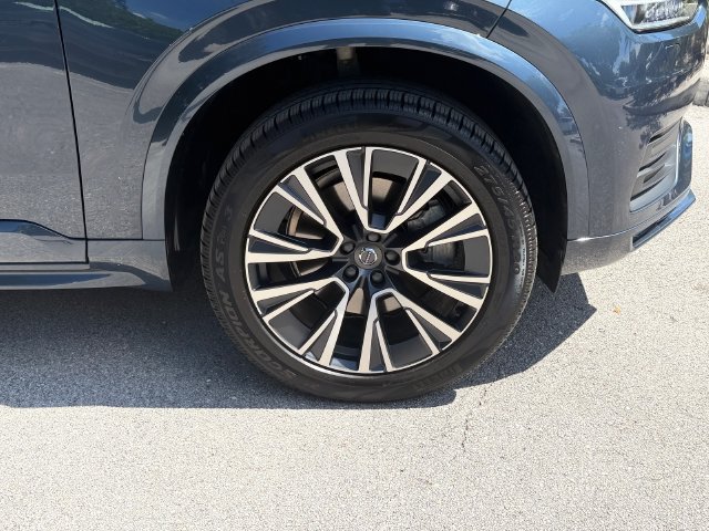 Used 2022 Volvo XC90 T5 Momentum w/ Climate Package FWD image 10