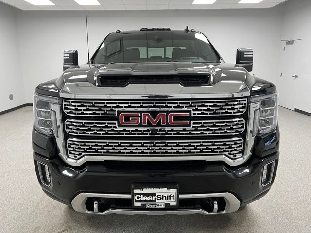 Used 2021 GMC Sierra 3500 Denali w/ Denali Black Diamond Edition AWD/4WD image 3