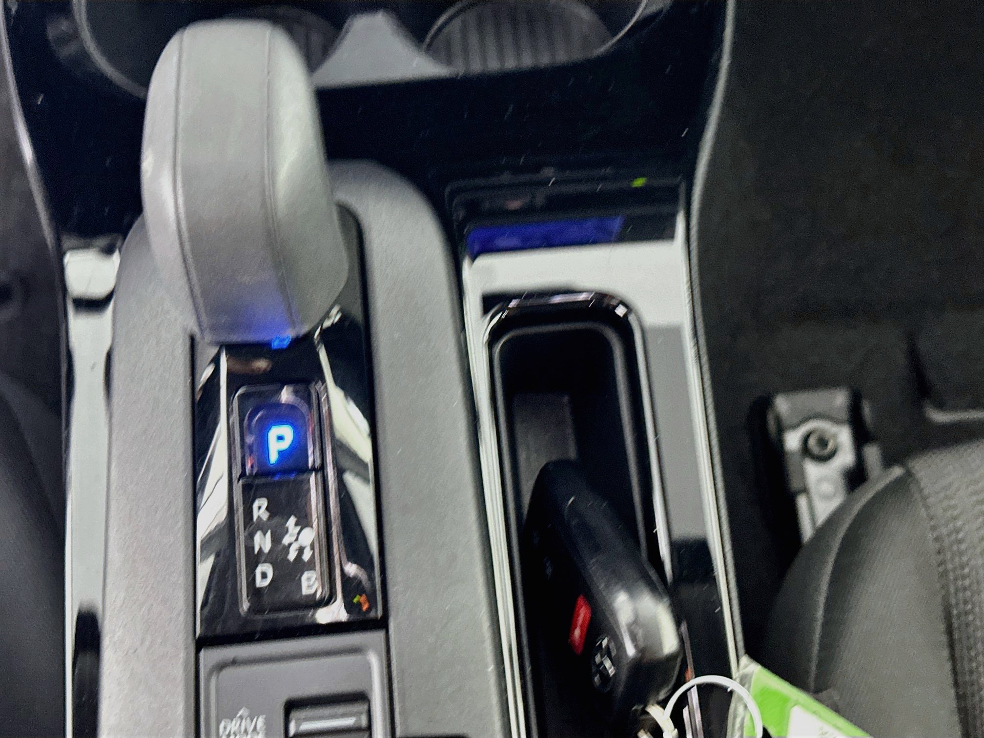 Used 2025 Toyota Prius LE FWD image 19