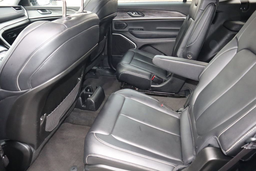 Used 2022 Jeep Grand Cherokee L Limited image 18