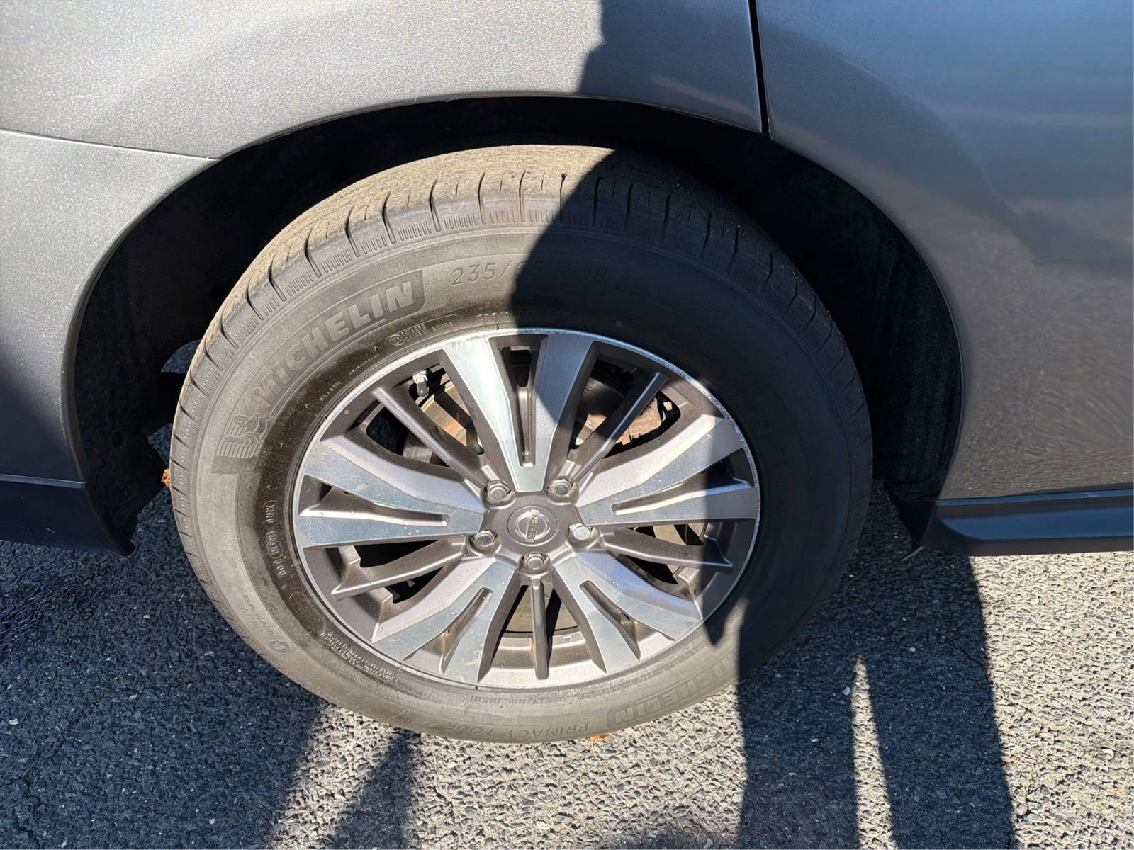 Used 2019 Nissan Pathfinder SV image 15