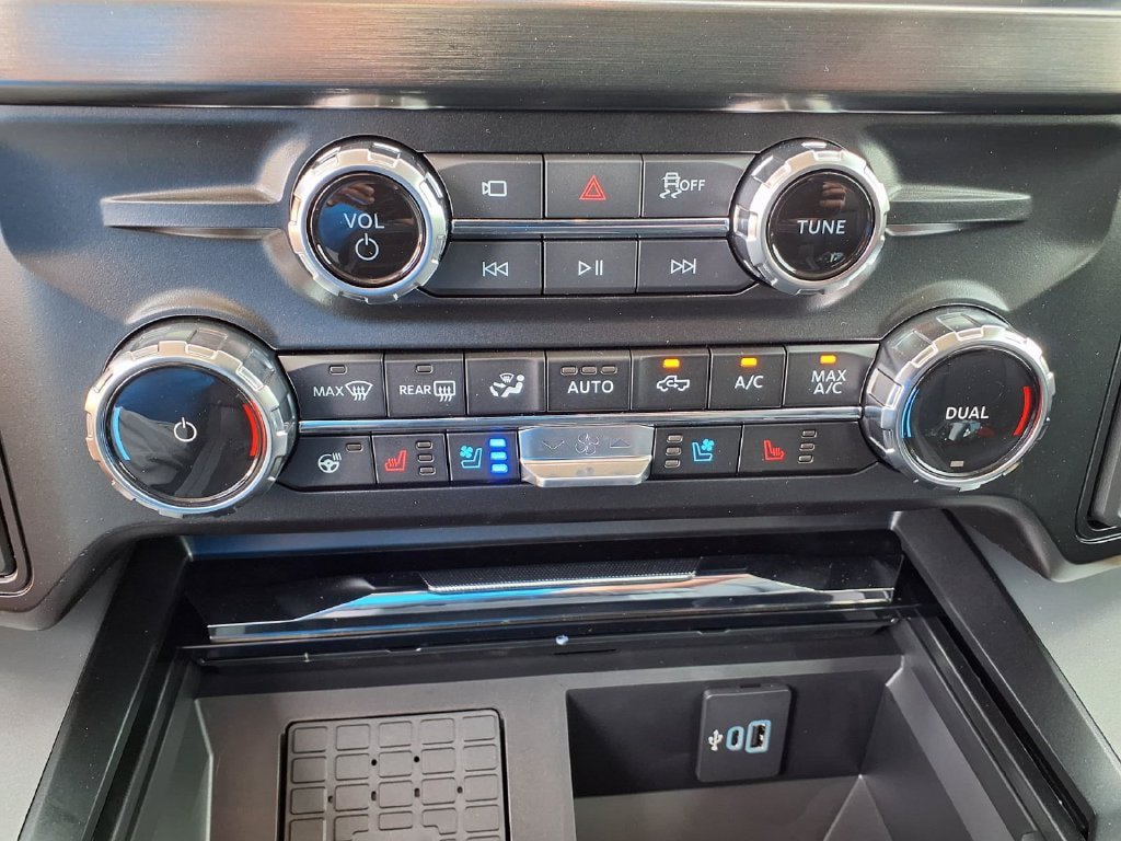 New 2026 Ford F350 Lariat w/ Black Appearance Package AWD/4WD image 11