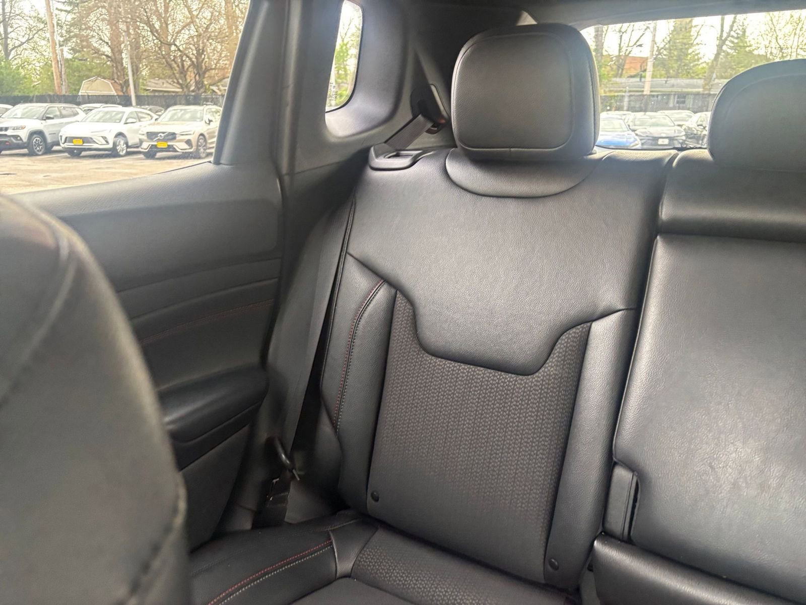 Used 2025 Jeep Compass Trailhawk image 37