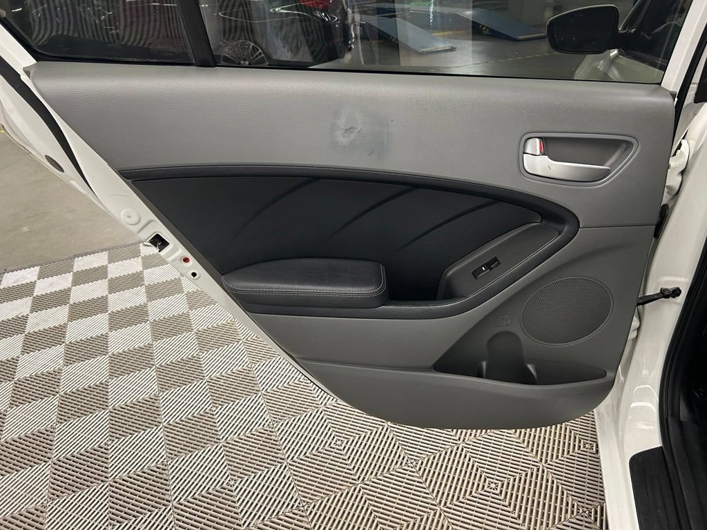 Used 2017 Kia Forte LX FWD image 17