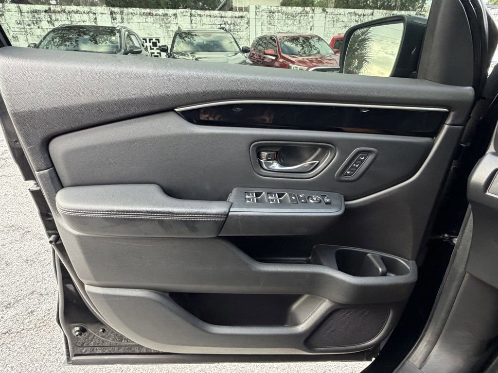 Used 2023 Honda Pilot Touring image 22