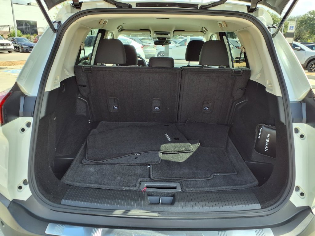 Used 2022 Nissan Rogue SV FWD image 10