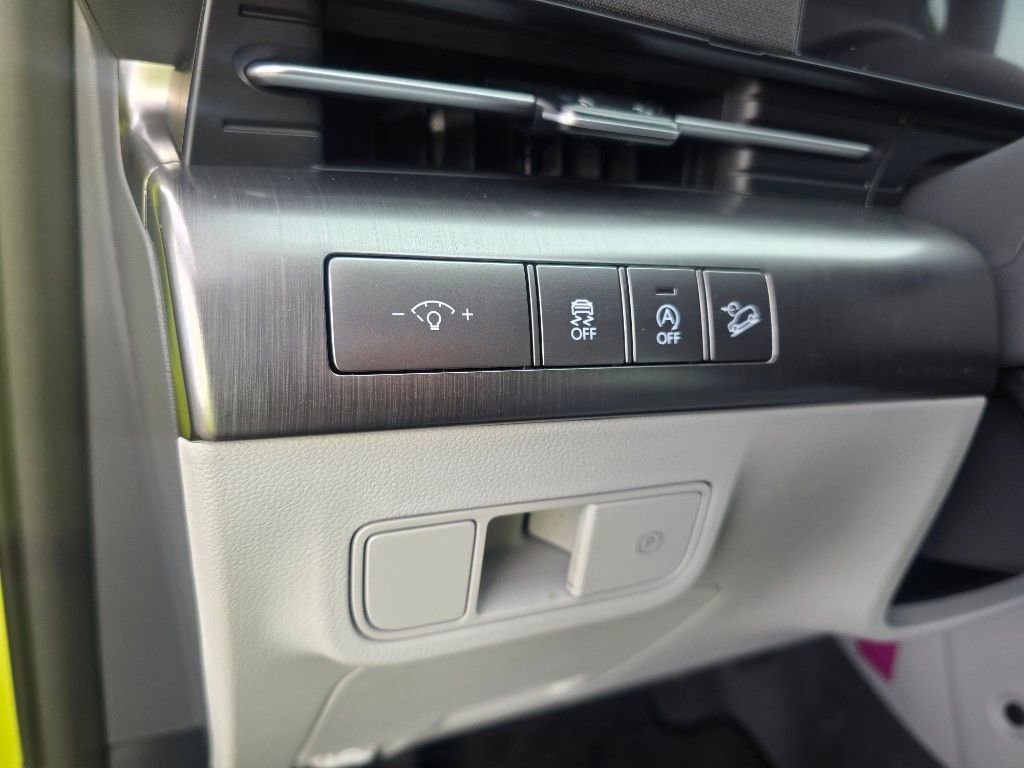 New 2026 Hyundai Kona SE image 17