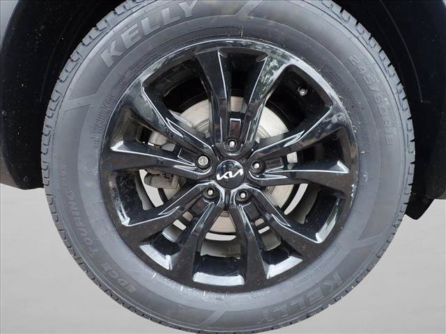 Used 2022 Kia Telluride LX AWD/4WD image 8