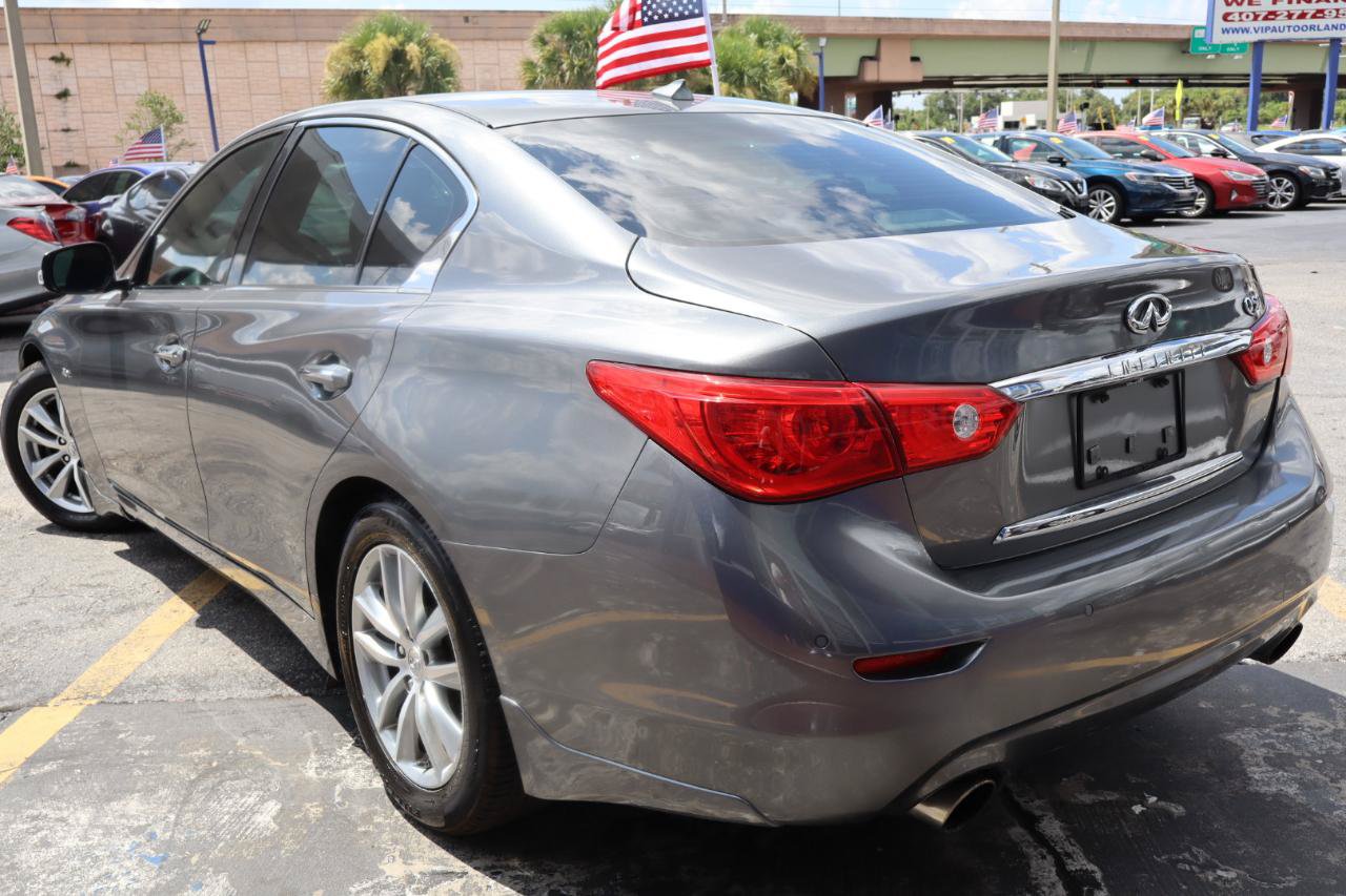 Used 2016 INFINITI Q50 3.0t Premium w/ 3.0T Premium Plus Package RWD image 7