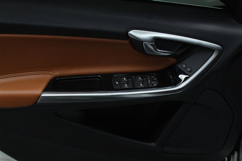 Used 2015 Volvo S60 T6 Platinum FWD image 15