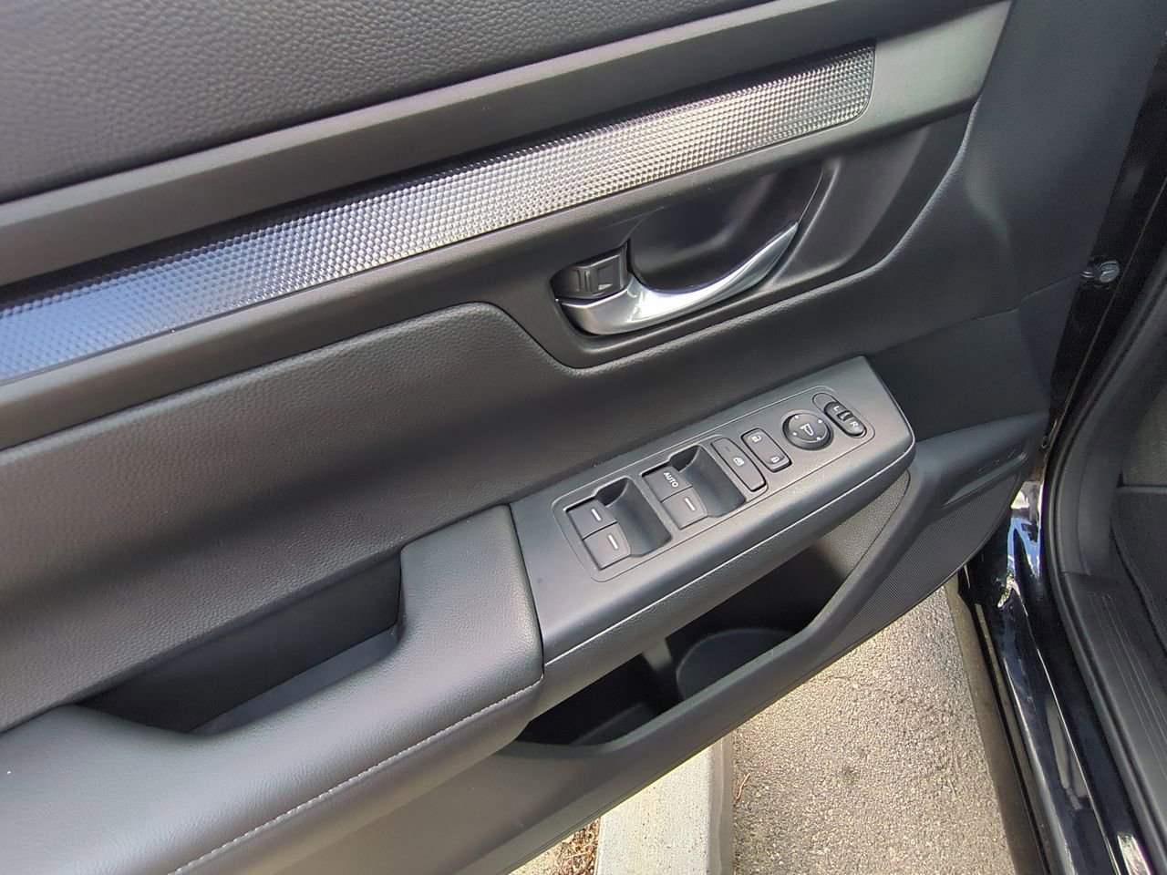 Used 2025 Honda CR-V LX image 22