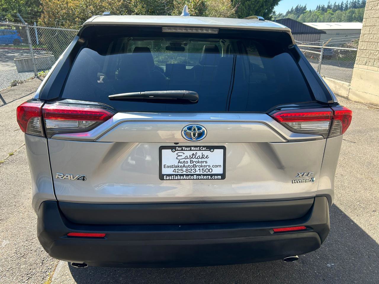 Used 2021 Toyota RAV4 XLE Premium AWD/4WD image 6
