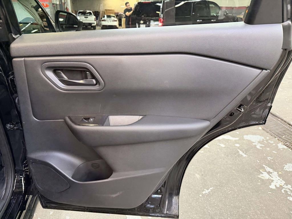 Used 2026 Nissan Rogue S AWD/4WD image 20