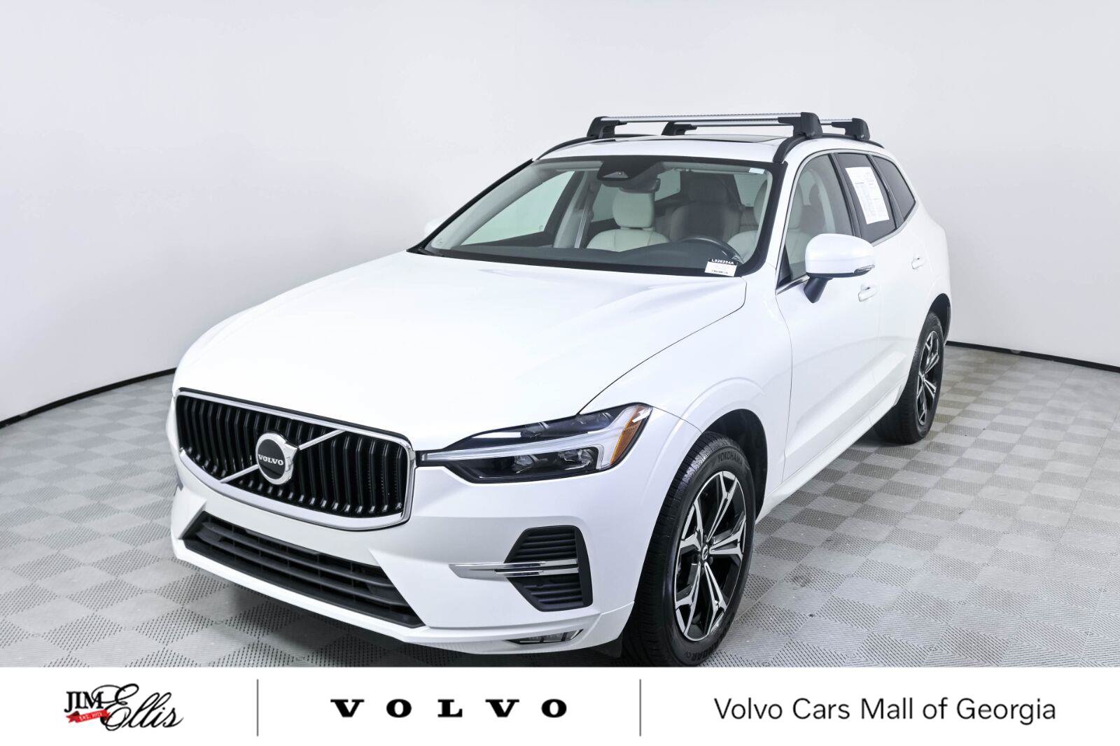Certified 2022 Volvo XC60 B5 Momentum w/ Protection Package AWD/4WD video 1