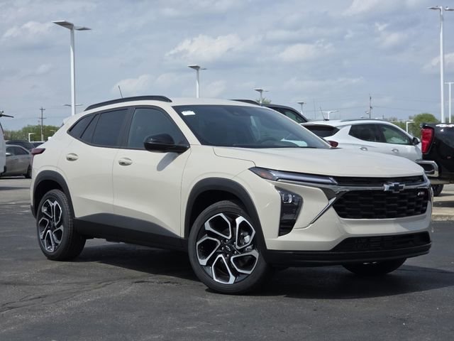 New 2026 Chevrolet Trax RS w/ Driver Confidence Package FWD image 2