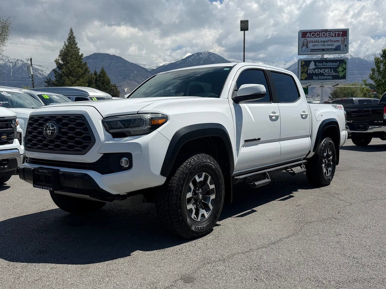 Used 2020 Toyota Tacoma TRD Off-Road w/ Technology Package AWD/4WD image 15