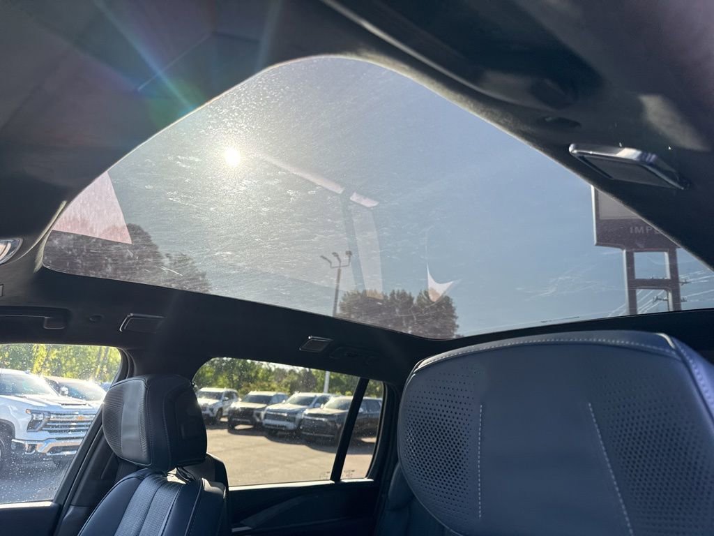 Used 2025 Cadillac Escalade IQ Luxury 2 w/ LPO, Premium Carpet Package AWD/4WD image 11