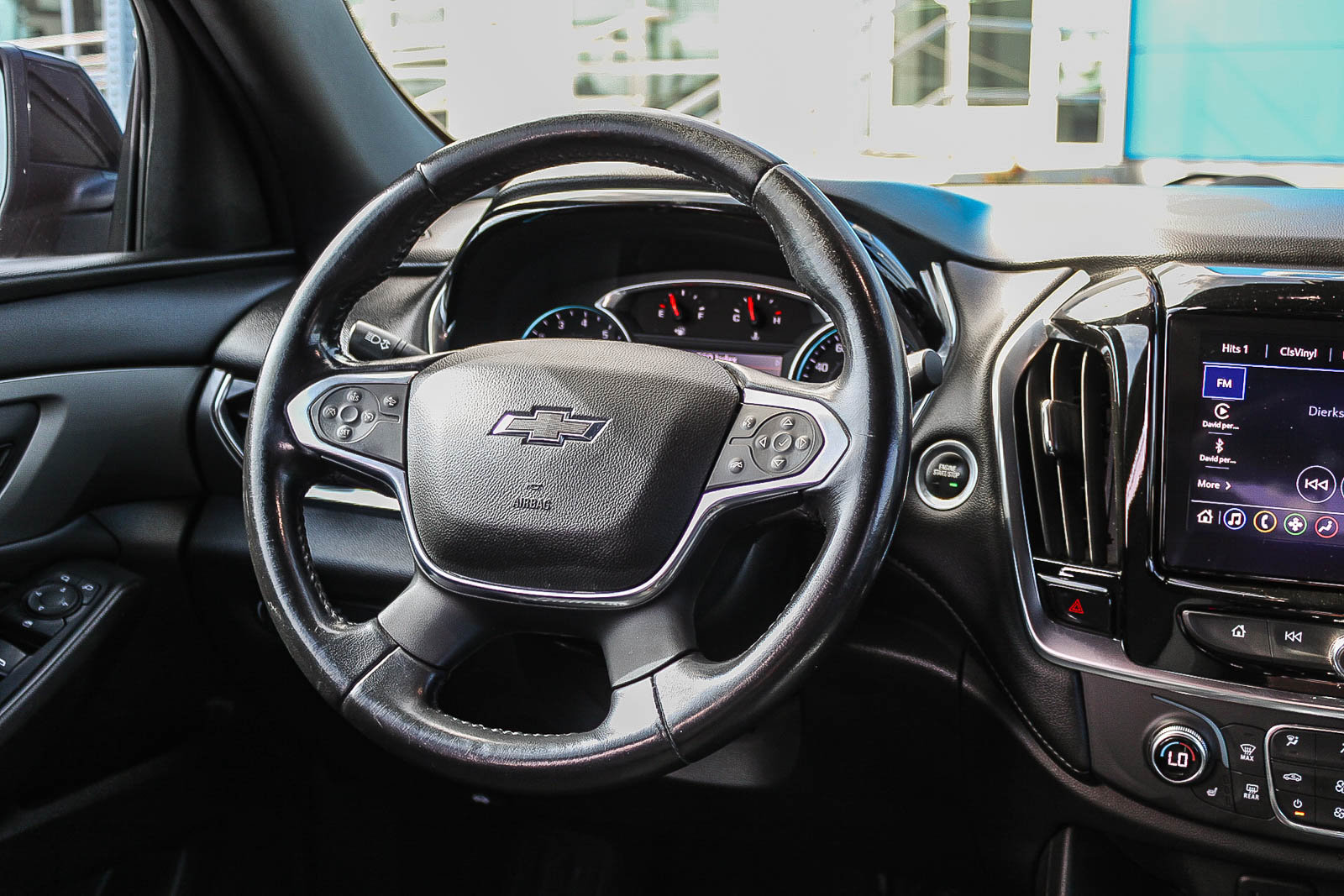 Used 2022 Chevrolet Traverse LT FWD image 17