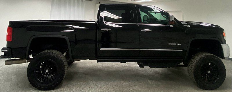 Used 2019 GMC Sierra 2500 SLT w/ Driver Alert Package image 4