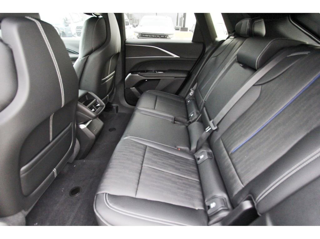 New 2026 Cadillac Lyriq Sport image 7