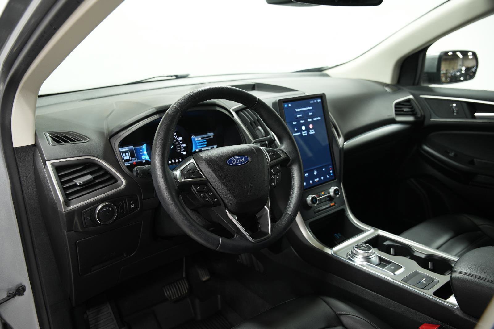 Used 2022 Ford Edge SEL w/ Convenience Package image 25
